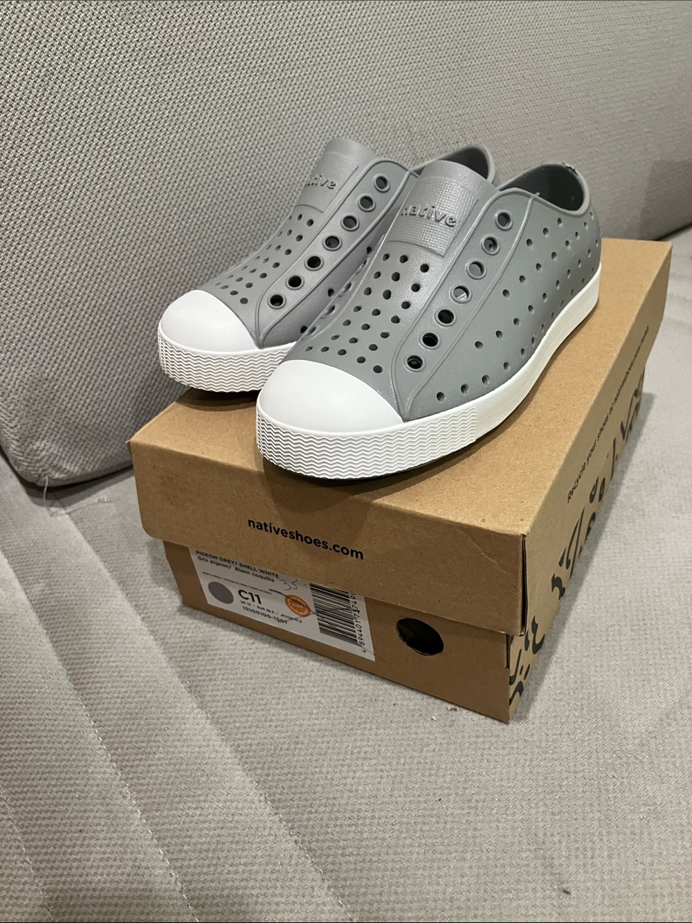 NEW IN BOX Native Jefferson Slip-On Sneakers in Light Gray and White
